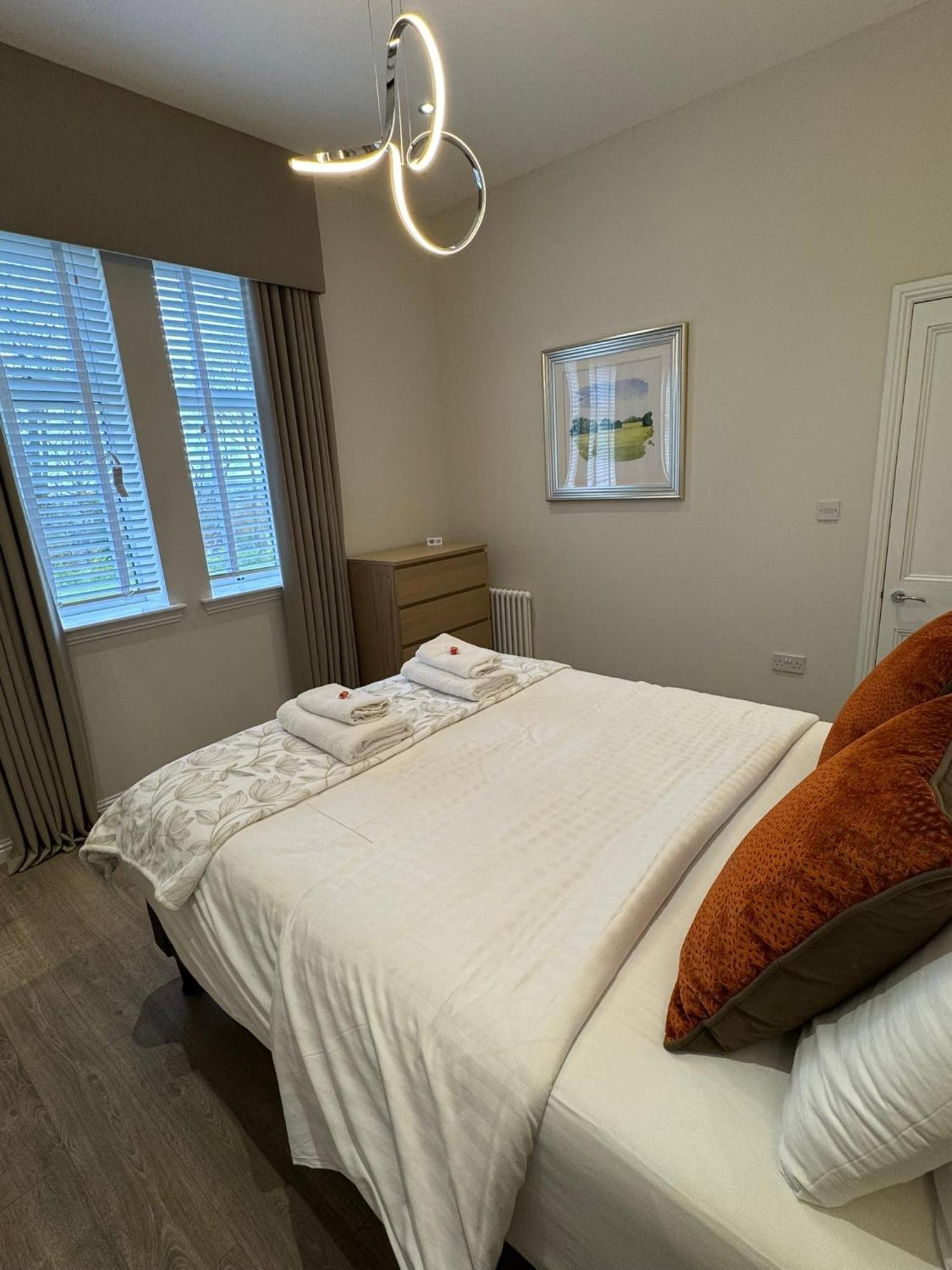 West Calder Luxury 2 Bedroom Cottage מראה חיצוני תמונה