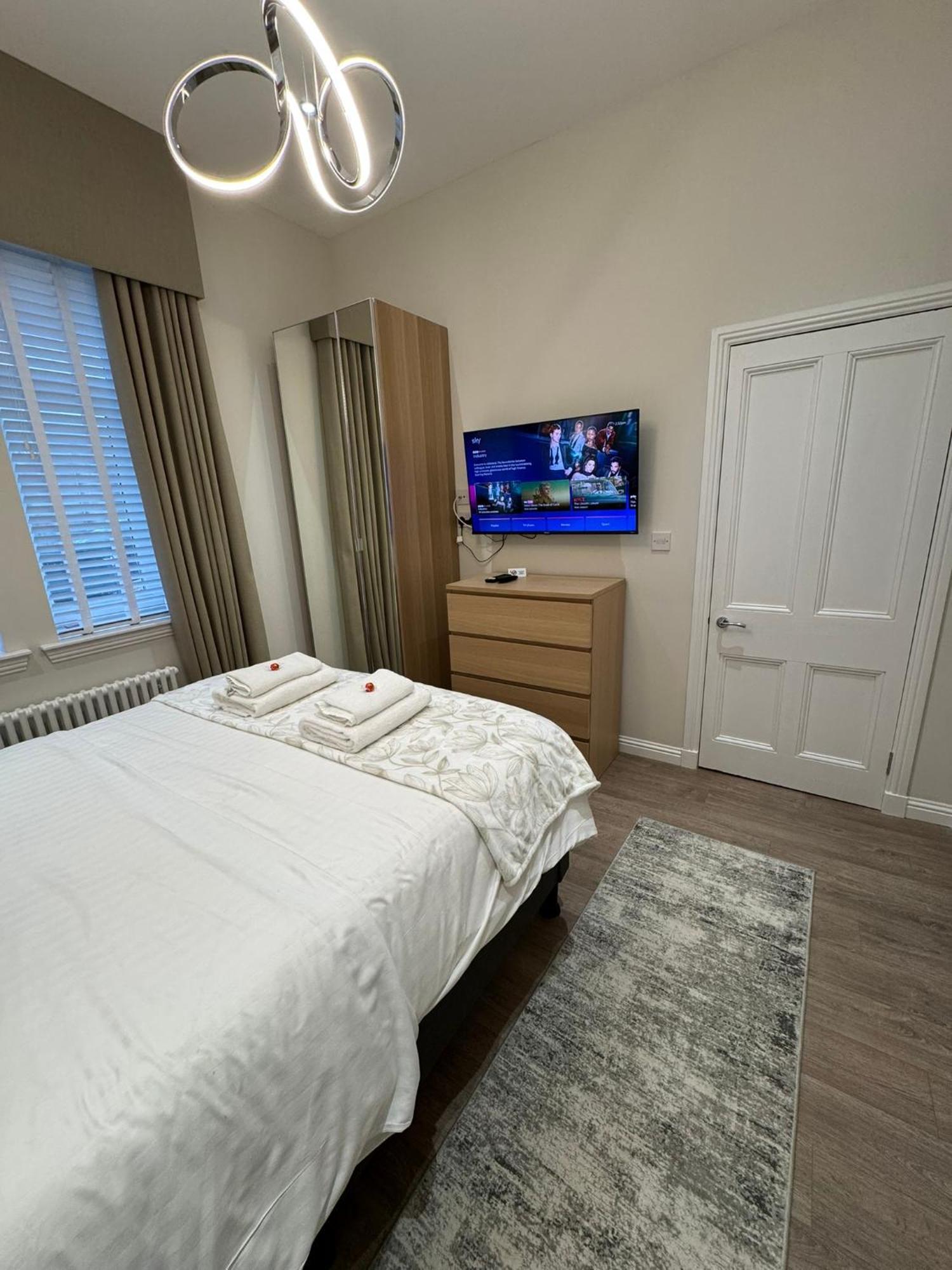 West Calder Luxury 2 Bedroom Cottage מראה חיצוני תמונה