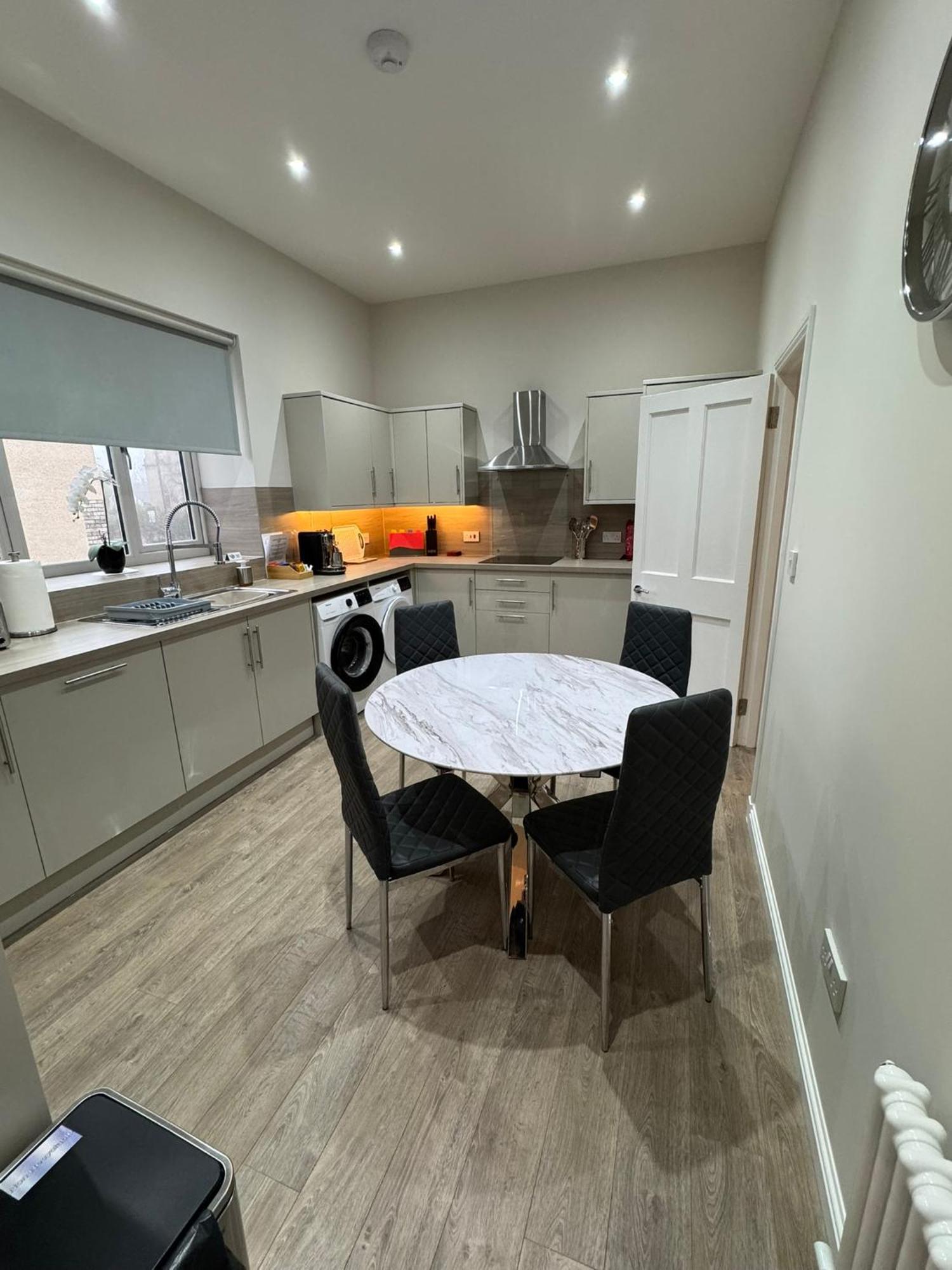 West Calder Luxury 2 Bedroom Cottage מראה חיצוני תמונה